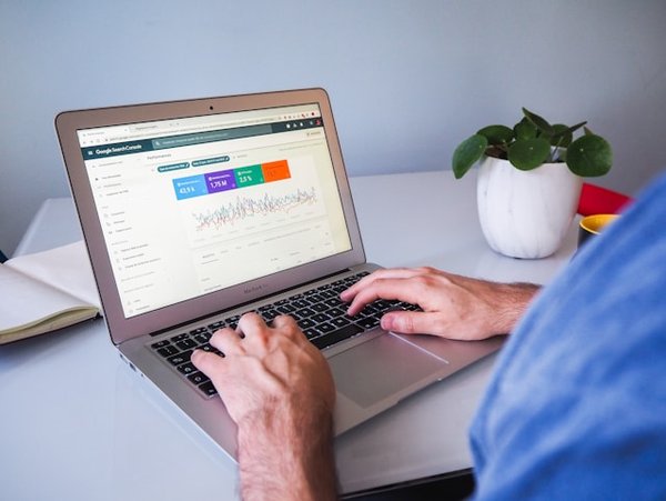 Maximiser Votre Rentabilité : Comment Optimiser le ROI avec l'Analyse des Données