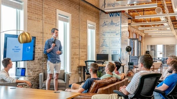Optimiser votre stratégie sur les réseaux sociaux : Guide complet de l'analyse de performance pour les community managers